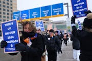 Sun Country flight attendants braved the cold for an informational picket Feb. 22 at Minneapolis-St. Paul International Airport’s Terminal 2.