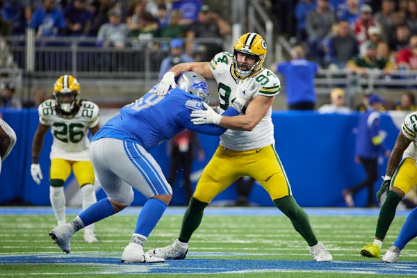 Defensive lineman Dean Lowry started 80 games over seven seasons in Green Bay. 