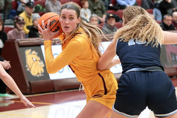 Brooke Olson (shown in an earlier game) scored 15 points, Ella Gilbertson added 12 and the Minnesota Duluth women’s basketball team shut down Assump