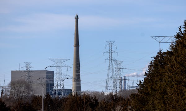 Xcel Energy is temporarily shutting down its Monticello nuclear power plant starting Friday after discovering a new quantity of radioactive water from
