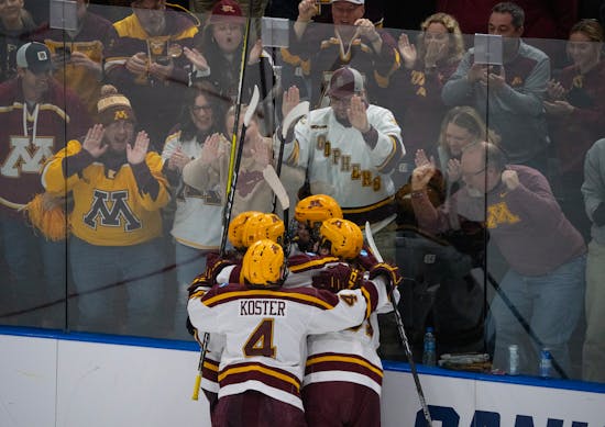 Gophers, Penn State to play Big Ten hockey semifinal before no fans
