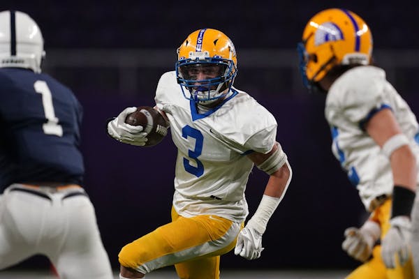 Esko’s Koi Perich, shown in a 2021 playoff game, committed to the Gophers on Wednesday.