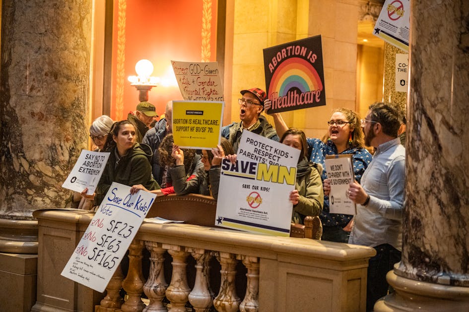 Il Senato del Minnesota risolve il divieto di trapianto, l’aborto e le leggi sull’asilo transgender