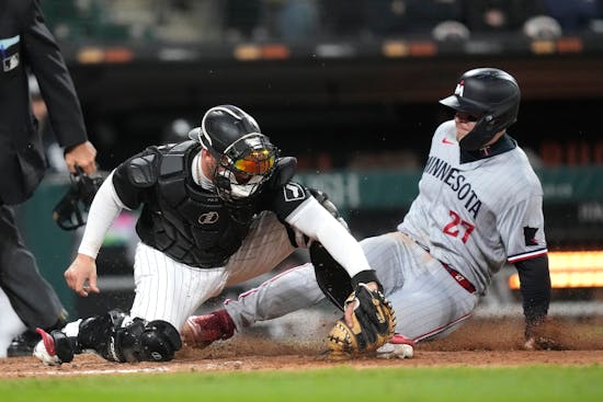 Twins squander golden chances, fall to White Sox 6-4