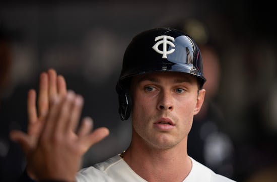Twins place Kepler on IL with left hamstring strain, recall Larnach