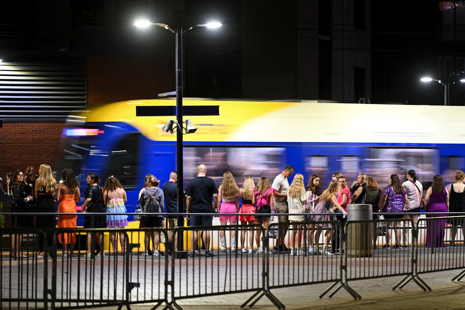 Der erweiterte Stadtbahndienst von Metro Transit bringt Tausende von Swifties nach Hause