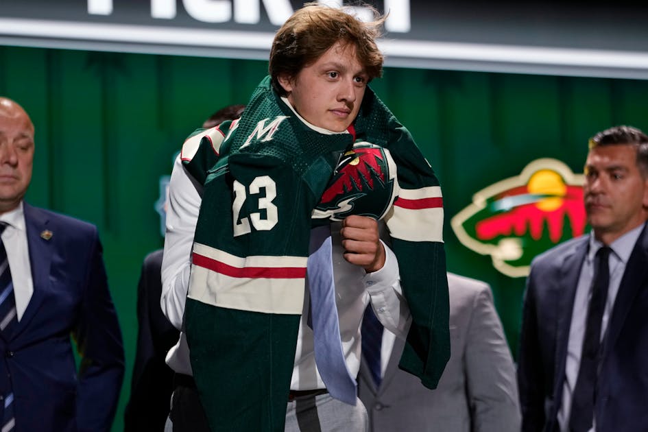 The Wild takes Charlie Stramel from Rosemount with the 21st pick in the NHL Draft
