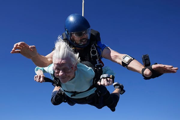104-year-old skydiver may have record as world's oldest: 'It was a wonderful trip'