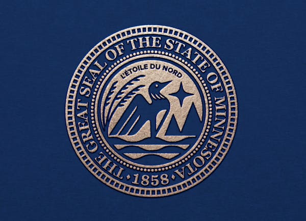 Minn. commission picks state seal finalist that includes a loon